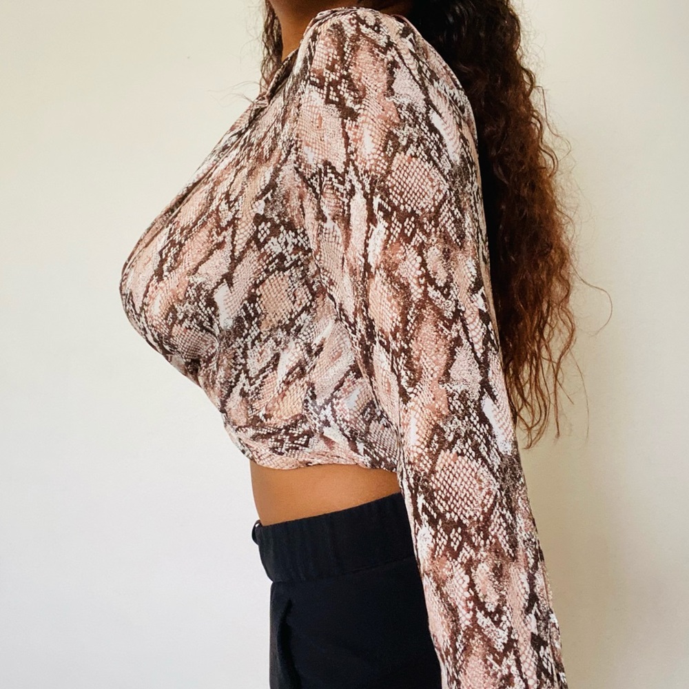Snake Print Plunging Long Sleeve Crop Top - Picture 3 of 5